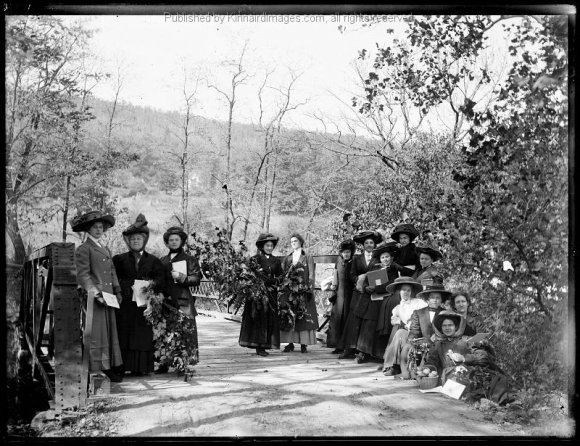 BK 133 Group of Women at Bridge