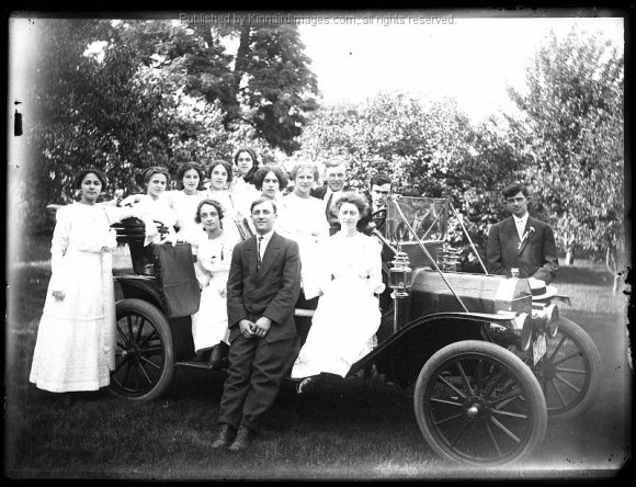 BK 181 Group with Automobile