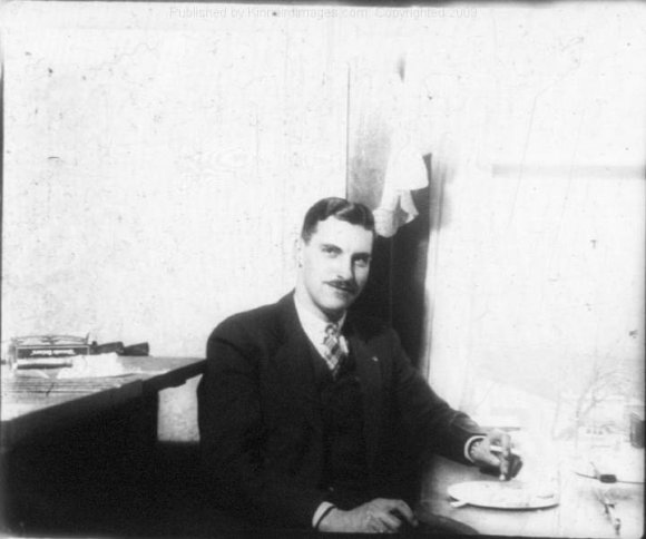 R1 044