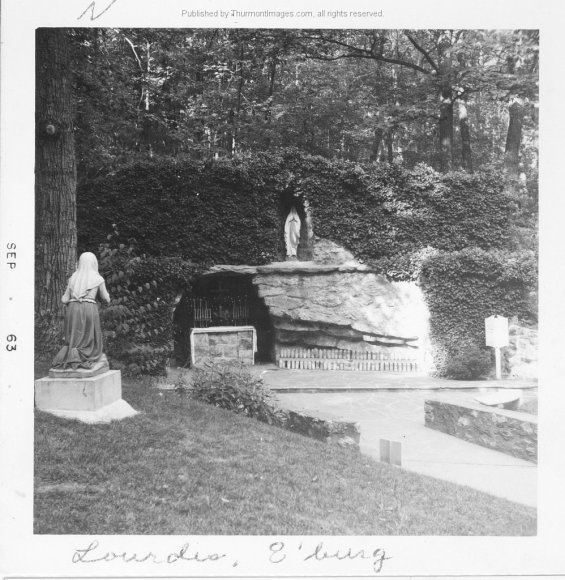Grotto Emmitsburg 001 RuthP