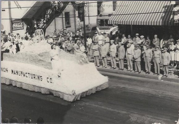 Frederick_Parade_1945_002A_AH