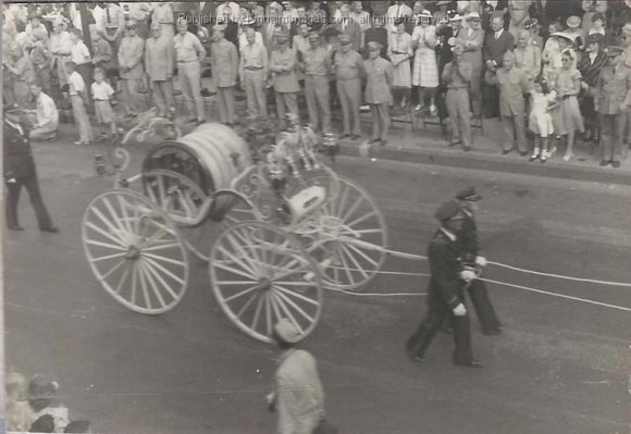 Frederick_Parade_1945_004_AH