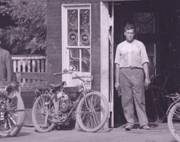 Renner Garage 001F DR