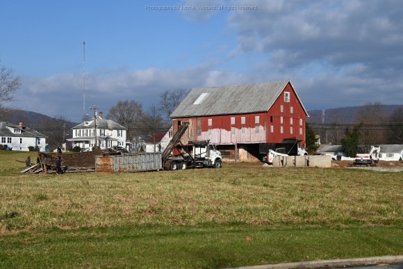 2021-12-22-Zentz Farm Demo_JAK_7367