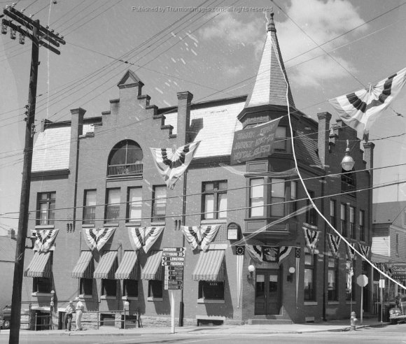 1951 Bicentennial Storefront Decorations 004B JAK