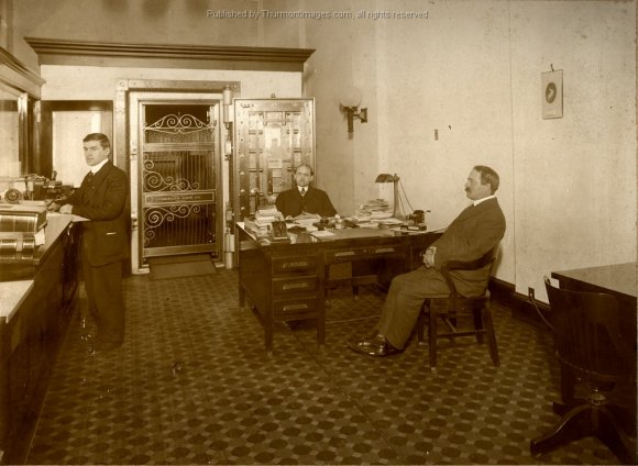 Bank Employees 001