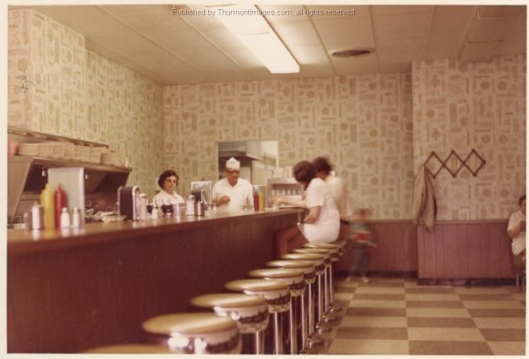 Bollinger's Plaza Restaurant 001