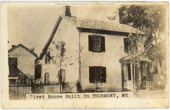 First House 002 AG