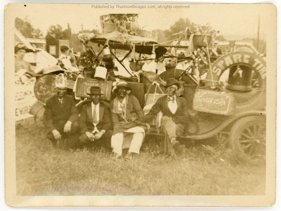 Parade Float 1934 Water Street 002A LinLew