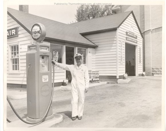 Sinclair Gas Station 005