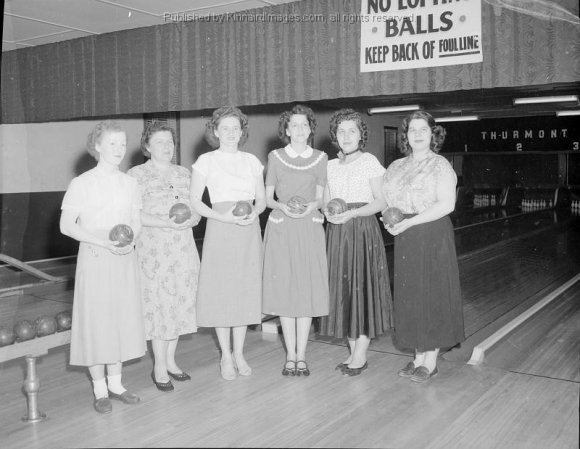 Claire Frock Bowling Team 002 JAK