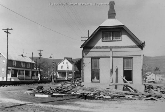 WMRR Station Demolition 1967-04-03 003